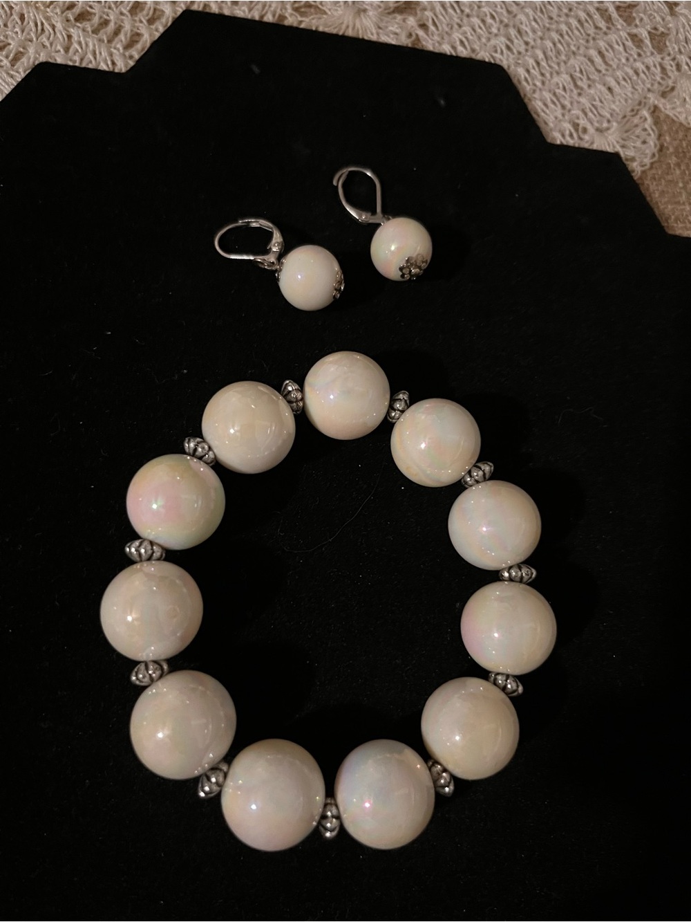 White Iridescent Bead Bracelet and Earring Set - Unbranded